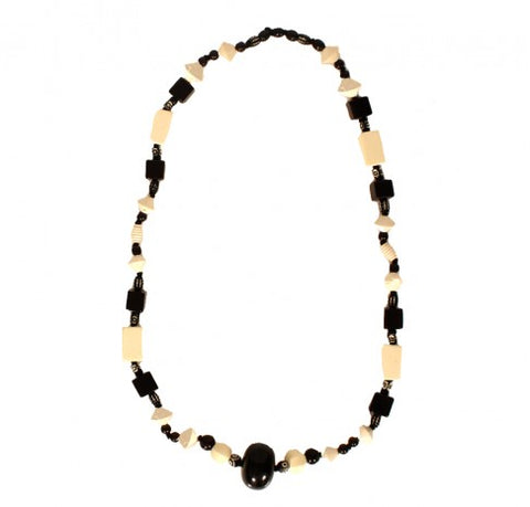Bakelite Blk/Wht Necklace
